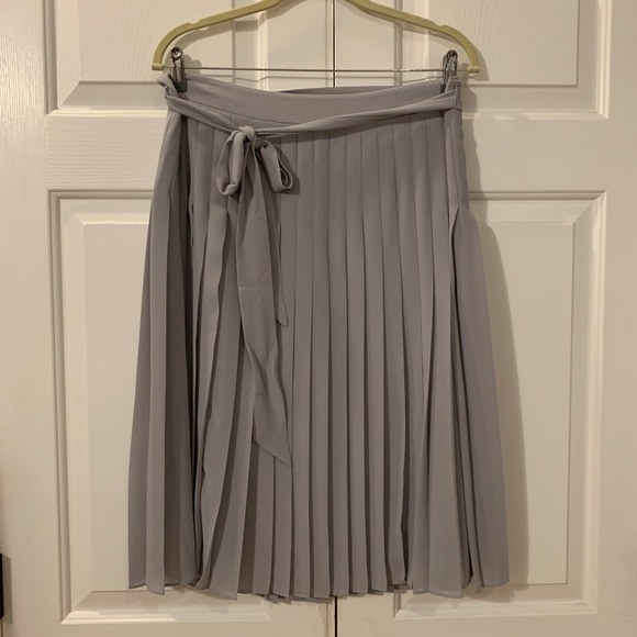Ann Taylor Dresses & Skirts - NWT Ann Taylor Pleated Full Skirt Size 12